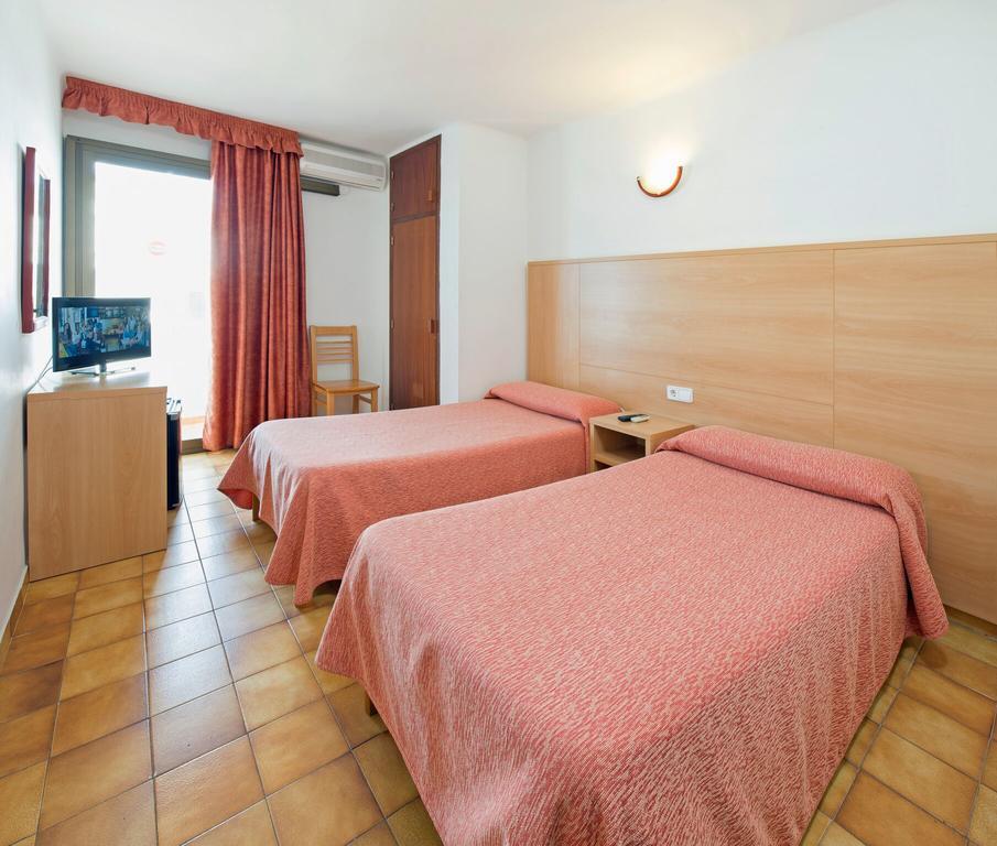 Hostal Montana Сан-Антоніо Екстер'єр фото